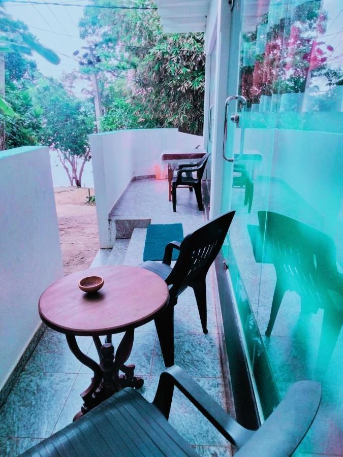 Bed and Breakfast Sajana Ocean Hill Mirissa Zimmer foto