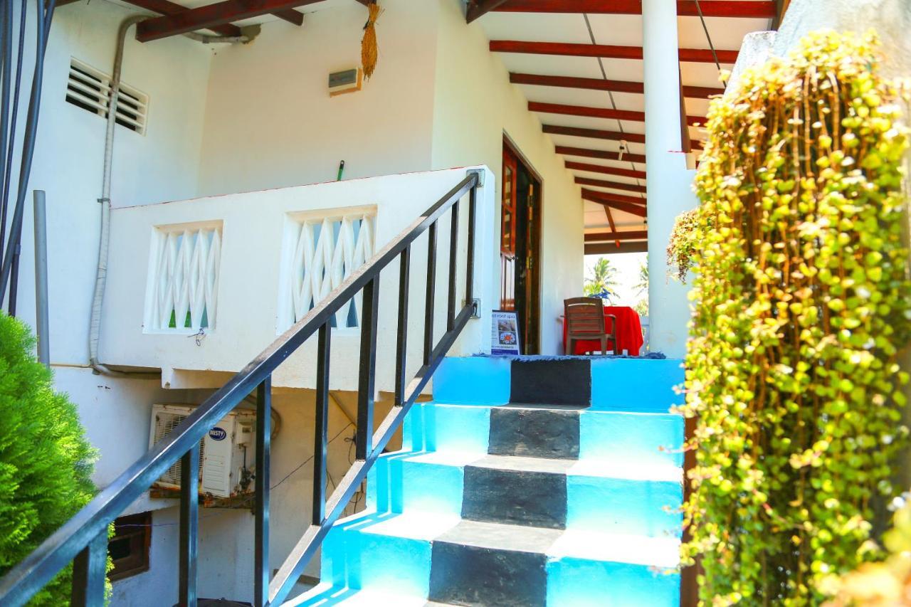 Bed and Breakfast Sajana Ocean Hill Mirissa Exterior foto